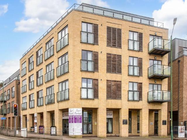 London Road Sevenoaks TN13 2 bed apartment to rent £1,750 pcm £404 pw