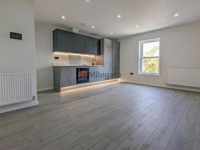 London Road, Sevenoaks TN13 Studio to rent £1,100 pcm £254 pw