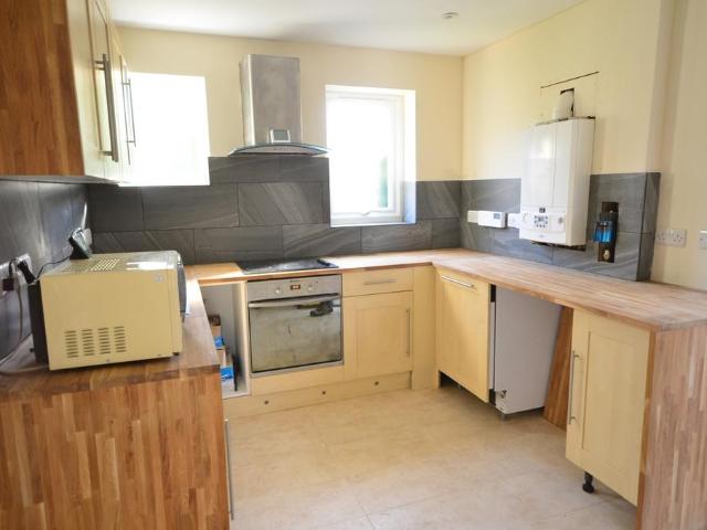 London Road, Sittingbourne ME10 3 bed semi detached house to rent £1,550 pcm £358 pw