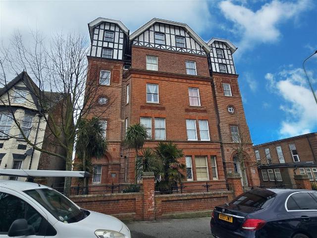 London Road South, Lowestoft NR33, 2 bed flat to rent, £795 pcm | PrimeLocation