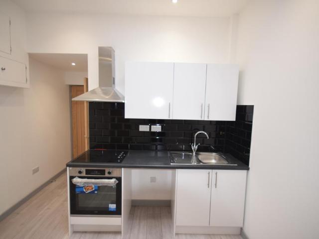 London Road, Southampton SO15 1 bed flat to rent £925 pcm £213 pw