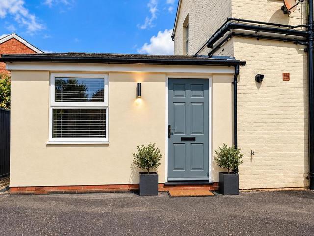 London Road, Southborough, Tunbridge. 2 bed apartment to rent £1,350 pcm £312 pw