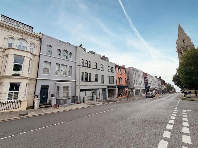 London Road, St Leonards On Sea 3 bed maisonette to rent £1,400 pcm £323 pw