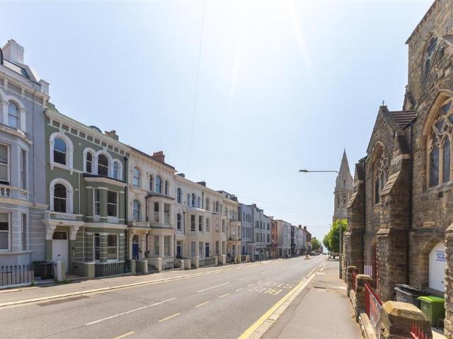 London Road, St. Leonards On Sea TN37 1 bed flat to rent £1,150 pcm £265 pw