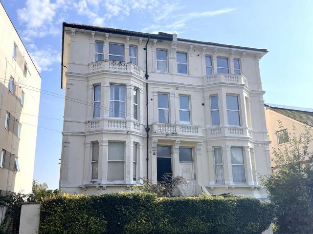 London Road, St Leonards on Sea, TN37 2 bed flat to rent £1,050 pcm £242 pw