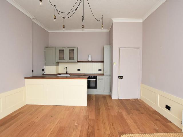 London Road, St. Leonards On Sea TN37, 2 bed flat to rent, £1,100 pcm | PrimeLocation