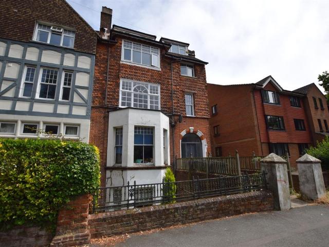 London Road, St. Leonards On Sea TN37, 2 bed flat to rent, £1,250 pcm | PrimeLocation