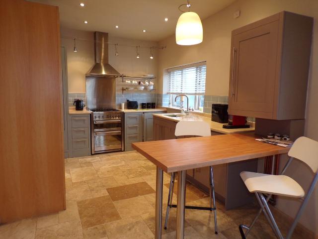 London Road, Stockport SK7, 2 bed flat to rent, £950 pcm | PrimeLocation