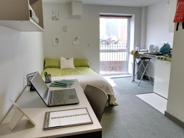 London Road, Stoke on Trent ST4 1 bed private hall to rent £607 pcm £140 pw