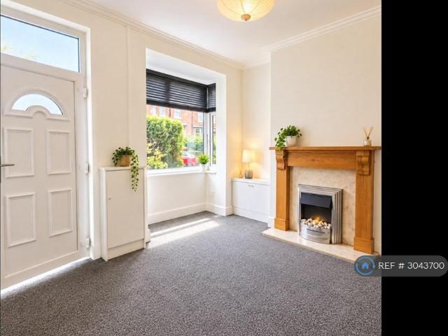 London Road, Stoke On Trent, ST4 2 bed terraced house to rent £865 pcm £200 pw