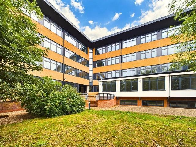 London Road, Staines Upon Thames, Surrey TW18, 1 bed flat to rent, £1,350 pcm | PrimeLocation