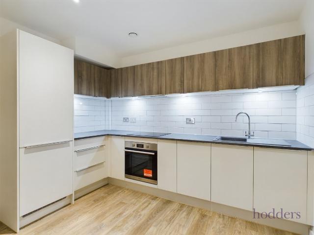 London Road, Staines Upon Thames, Surrey TW18, 1 bed flat to rent, £1,550 pcm | PrimeLocation