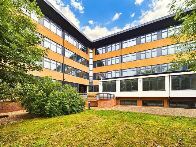 London Road, Staines Upon Thames, Surrey TW18, 1 bed flat to rent, £1,575 pcm | PrimeLocation