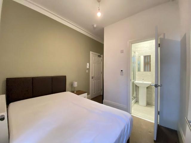 London Road, Strood, Kent ME2, 7 bed property to rent, £650 pcm | PrimeLocation