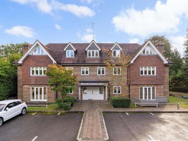 London Road, Sunningdale, Ascot SL5, 2 bed flat to rent, £2,750 pcm | PrimeLocation