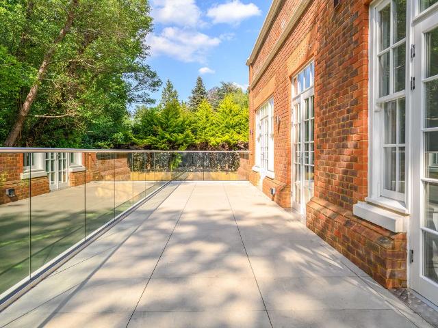 London Road, Sunningdale, Ascot SL5, Property to rent, £4,500 pcm | PrimeLocation