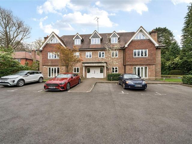 London Road, Sunningdale, SL5 2 bed apartment to rent £3,250 pcm £750 pw