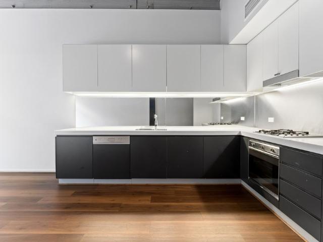 London Woolstore Charm