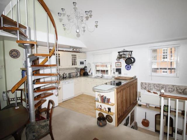 London, WC1H 9PL, United Kingdom | 1 bed duplex for rent #131353655 | Rentberry