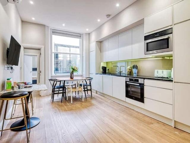 London, WC1N 2DL, United Kingdom | 2 bed townhouse for rent #152276069 | Rentberry