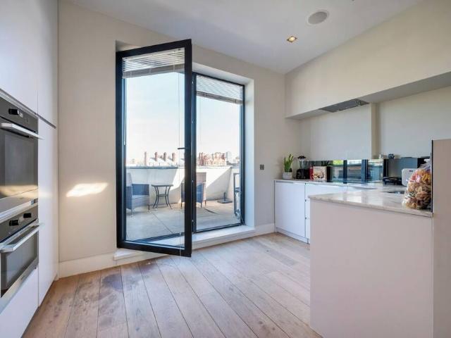 London, WC1N 2ES, United Kingdom | 5 bed apartment for rent #160300241 | Rentberry