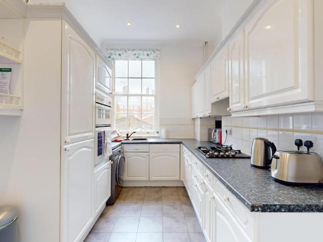London, WC1X 9BH, United Kingdom | 3 bed house for rent #154228895 | Rentberry