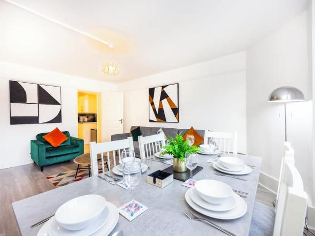 London, WC1X 0EJ, United Kingdom | 3 bed apartment for rent #160315147 | Rentberry