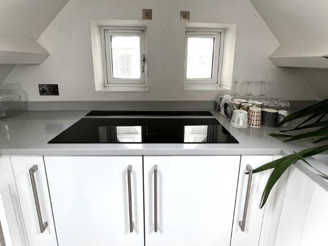 London, WC2B 5QD, United Kingdom | 2 bed duplex for rent #121956844 | Rentberry