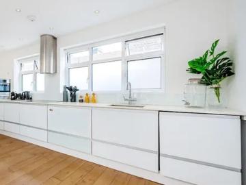 London, WC2H 9HE, United Kingdom | 2 bed apartment for rent #114007162 | Rentberry