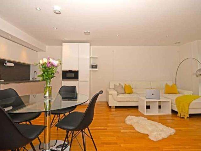 London, TW8 0FU, United Kingdom | 2 bed apartment for rent #113993635 | Rentberry