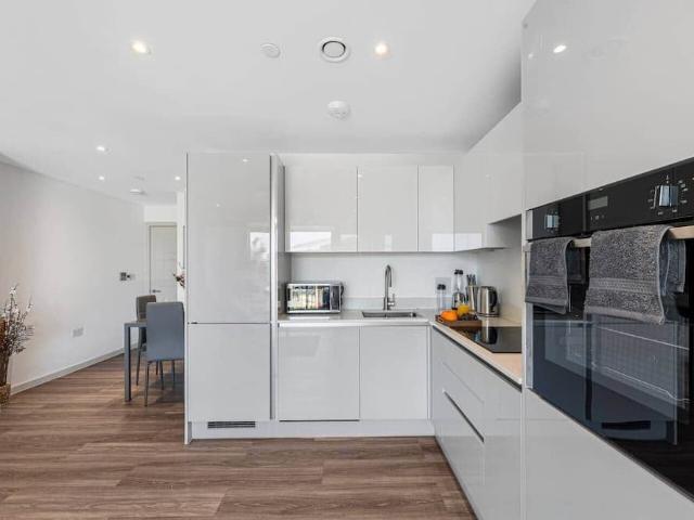 London, TW8 9NA, United Kingdom | 2 bed apartment for rent #171072211 | Rentberry