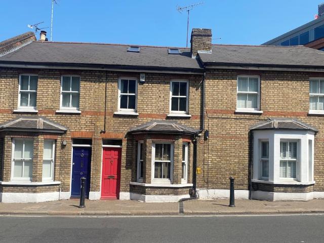 London, TW9 1SE, United Kingdom | 3 bed townhouse for rent #165043728 | Rentberry