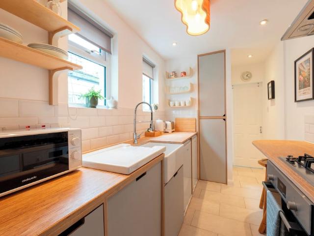 London, TW9 2LD, United Kingdom | 2 bed house for rent #165691598 | Rentberry