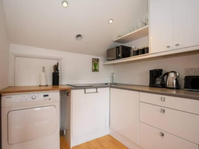 London, TW9 4AW, United Kingdom | Studio apartment for rent #95904970 | Rentberry