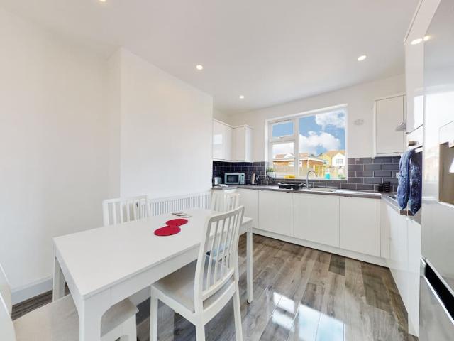 London, TW3 2NS, United Kingdom | 3 bed house for rent #96990241 | Rentberry