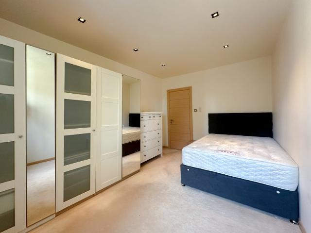 London, UK W14, 4 bed shared accommodation to rent, £1,256 pcm | PrimeLocation