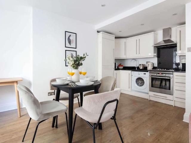 London Victoria station, Buckingham Palace Road, London, SW1V 1JU, United Kingdom | 1 bed apartment for rent #165066373 | Rentberry