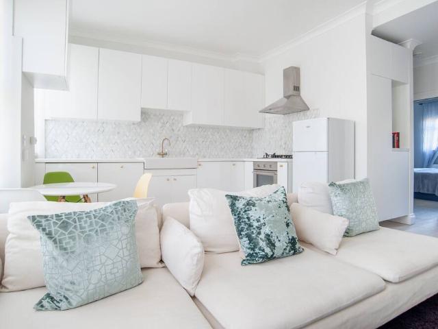 London, W14 0BL, United Kingdom | 2 bed apartment for rent #97879443 | Rentberry
