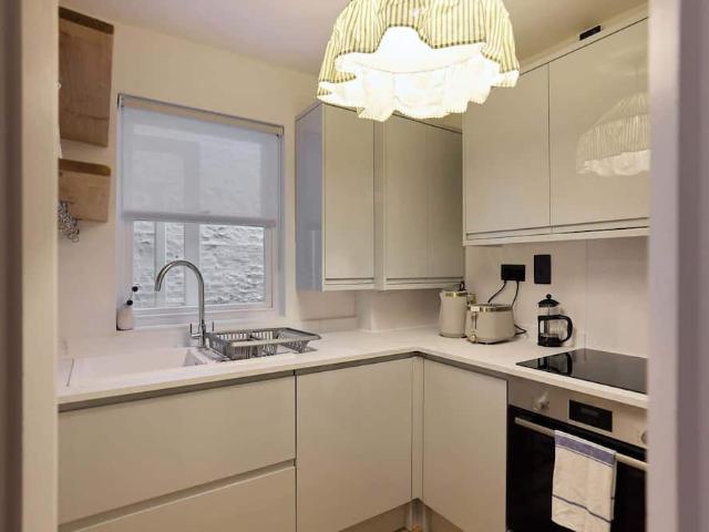 London, W14 0HH, United Kingdom | 2 bed apartment for rent #169251752 | Rentberry