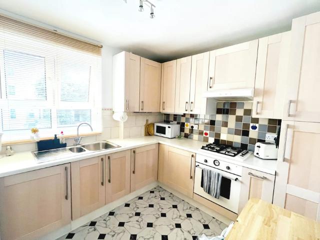 London, W14 0PX, United Kingdom | 2 bed apartment for rent #169064010 | Rentberry