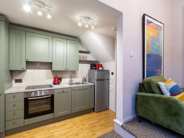 London, W14 8BA, United Kingdom | 2 bed apartment for rent #147393754 | Rentberry