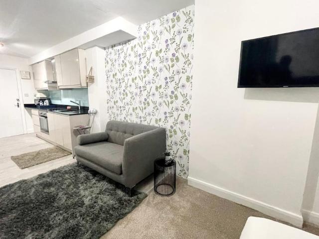 London, W14 8BD, United Kingdom | 1 bed apartment for rent #172093657 | Rentberry
