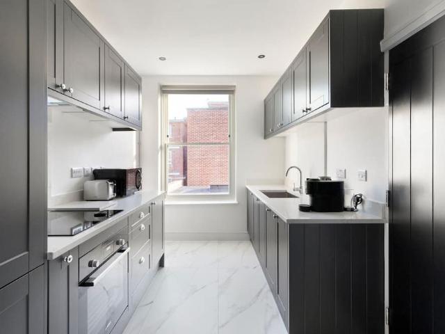 London, W14 8EZ, United Kingdom | 2 bed apartment for rent #165019693 | Rentberry