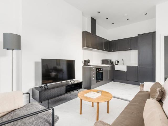 London, W14 8EZ, United Kingdom | 2 bed apartment for rent #165020418 | Rentberry