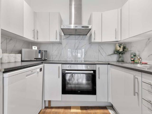 London, W14 8HJ, United Kingdom | 2 bed apartment for rent #168699385 | Rentberry