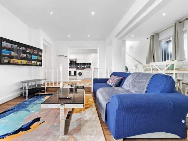 London, W14 8LG, United Kingdom | 2 bed house for rent #160278171 | Rentberry