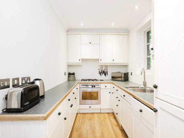 London, W14 8LG, United Kingdom | 3 bed house for rent #123943922 | Rentberry
