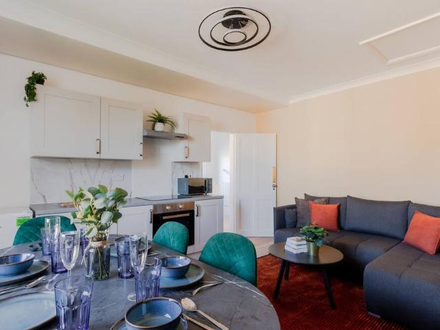 London, W14 8PL, United Kingdom | 3 bed apartment for rent #166241125 | Rentberry
