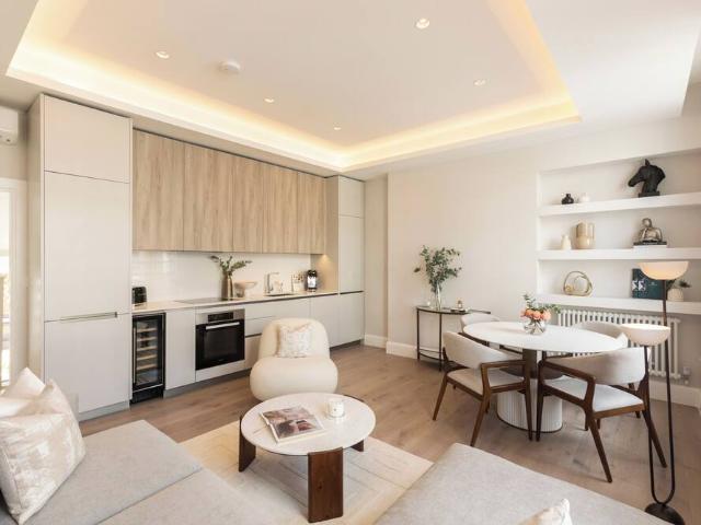London, W11 1EF, United Kingdom | 3 bed house for rent #147355806 | Rentberry