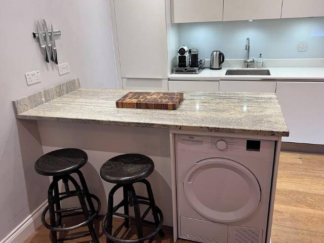 London, W11 2AZ, United Kingdom | 2 bed apartment for rent #116351779 | Rentberry
